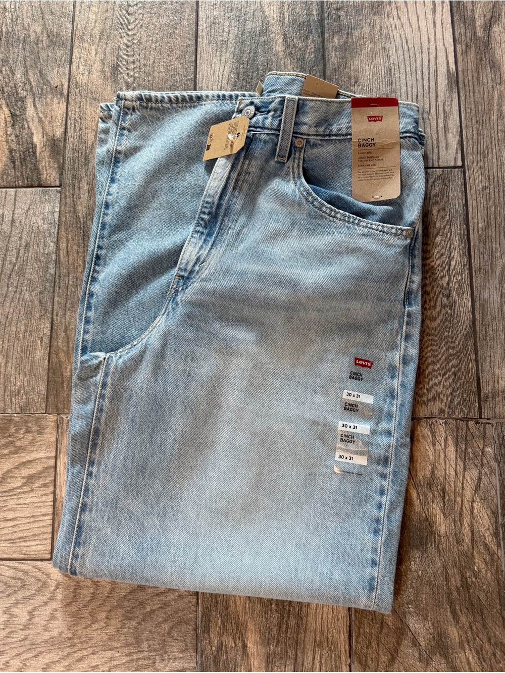 Levi’s Cinch Baggy Jeans: Color- Invested Indigo: Sizes 30x31, 31x31 - Picture 4 of 5